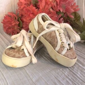 MICHAEL KORS girls toddler lace up sneakers size 5 tan signature logo